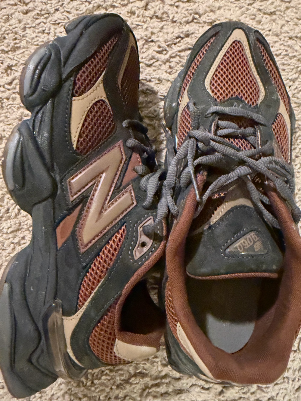New Balance Men's Brown and Black Mesh Athletic Shoes